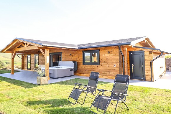 Bacheiddon Log Cabin