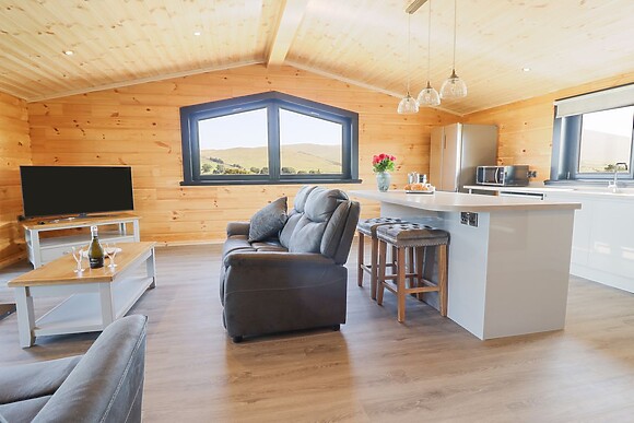 Bacheiddon Log Cabin