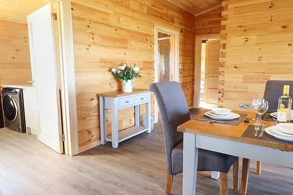 Bacheiddon Log Cabin