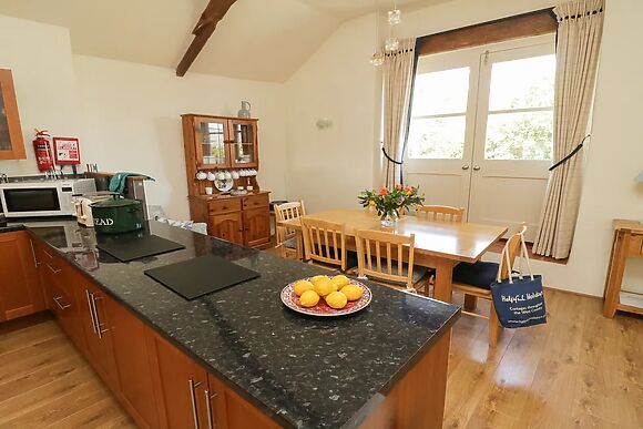 Crosscombe Barn