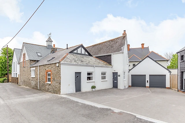 The Old Coach House in Braunton sleeps 12 and sits about 2 miles from Saunton Sands
