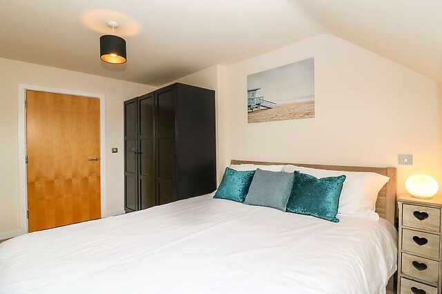Harbour Reach 6