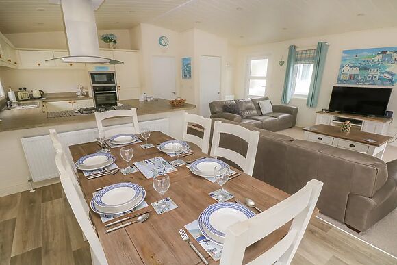 Cwtch Lodge 42