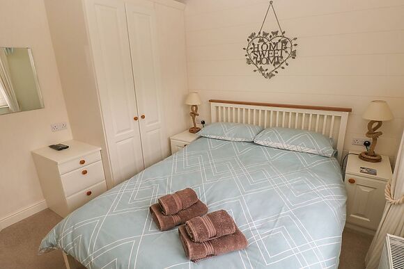 Cwtch Lodge 42