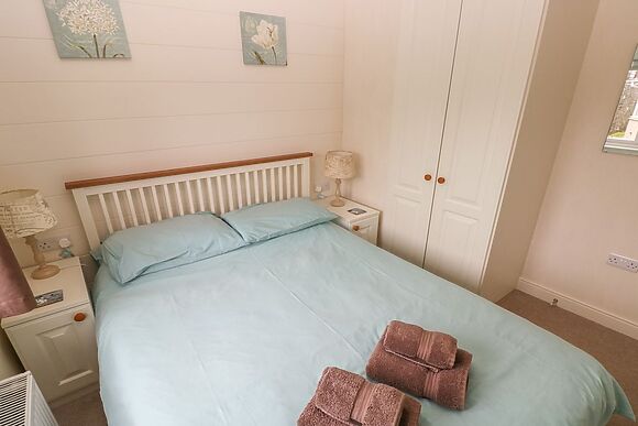 Cwtch Lodge 42