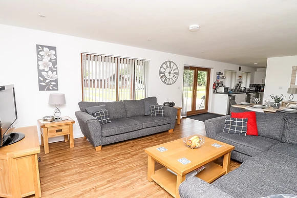 No.6 at Sunset Lodge