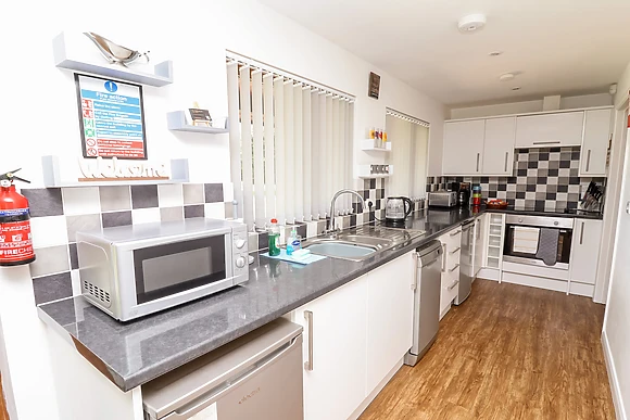 No.6 at Sunset Lodge