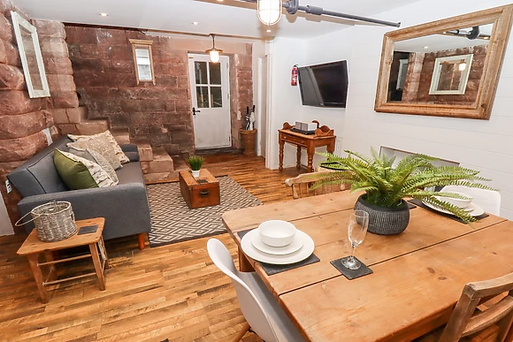 Horton Lodge Boathouse