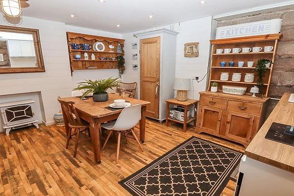 Horton Lodge Boathouse