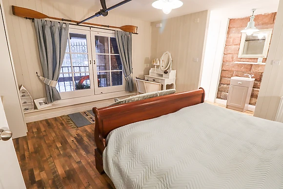 Horton Lodge Boathouse