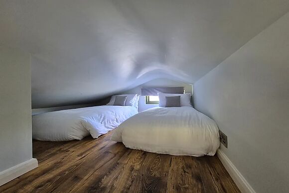 Bedw at Birch Banc Retreats