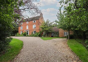 The Coach House Apartment