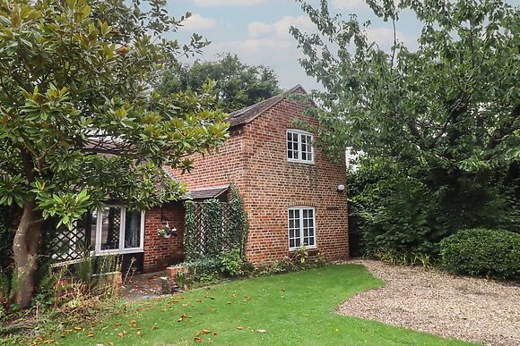 The Coach House Apartment