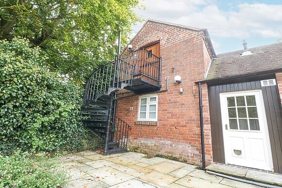 The Coach House Apartment