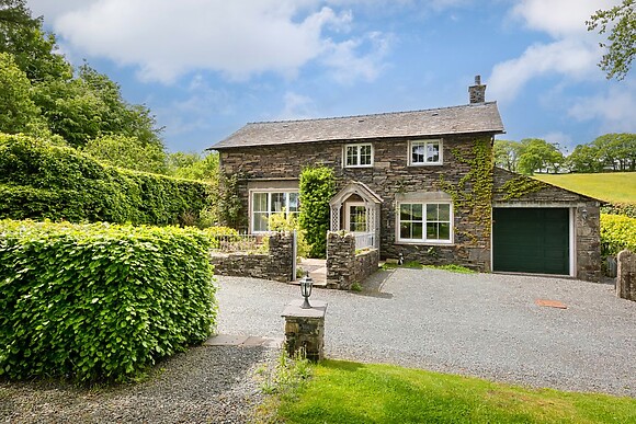 Hilltop At Hawkshead Hill