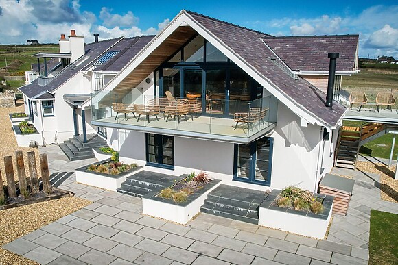 Glan Towyn, a seaside house with hot tub on Anglesey