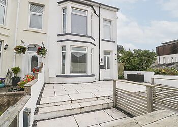 76A Mackworth Road