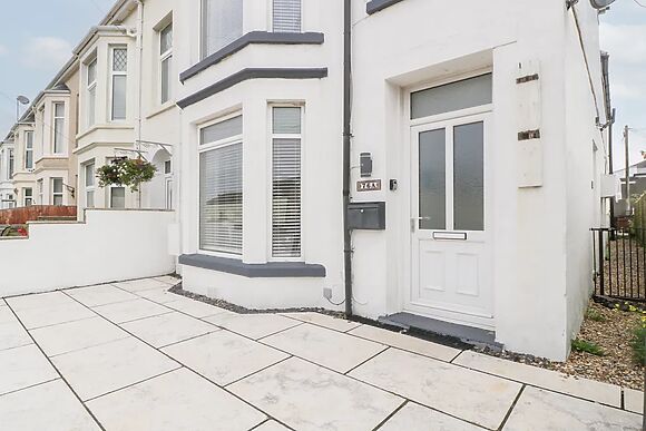 76a Mackworth Road