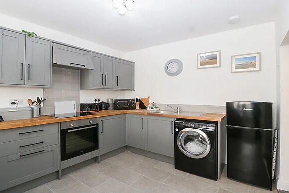 76a Mackworth Road