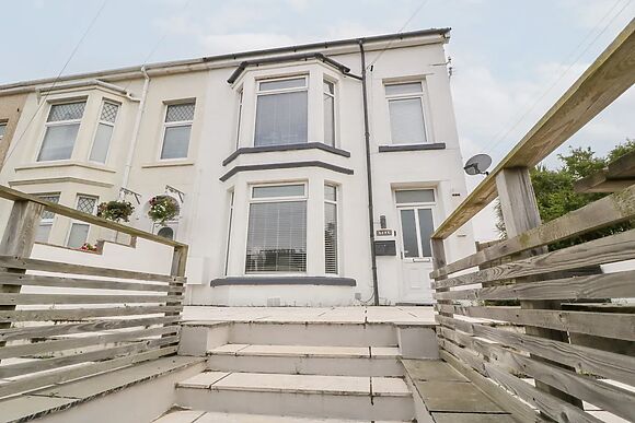 76a Mackworth Road