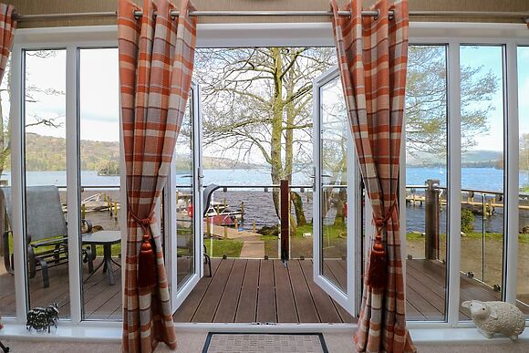 Shoreside Lodge