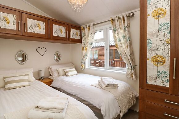Shoreside Lodge