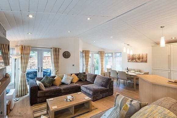 Broad Larch Lodge