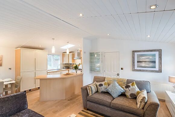 Broad Larch Lodge