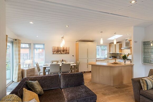 Broad Larch Lodge