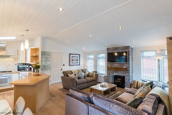 Broad Larch Lodge
