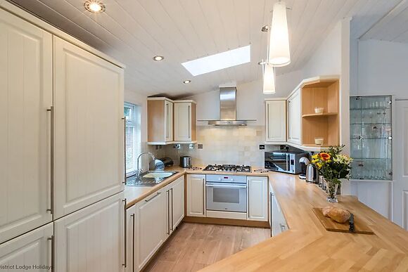 Broad Larch Lodge