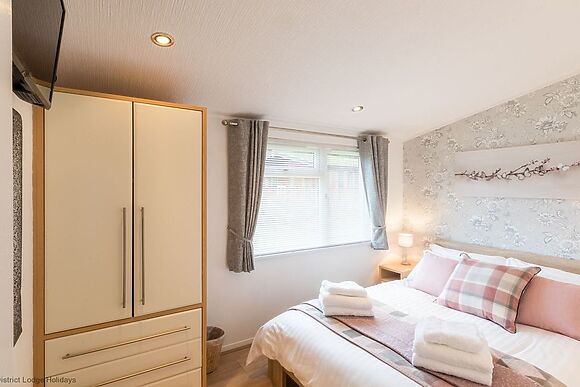 Broad Larch Lodge