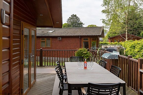 Broad Larch Lodge