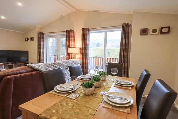 Horseshoe Lodge