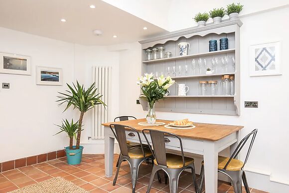 Bwthyn Siliwen (old Bath House)