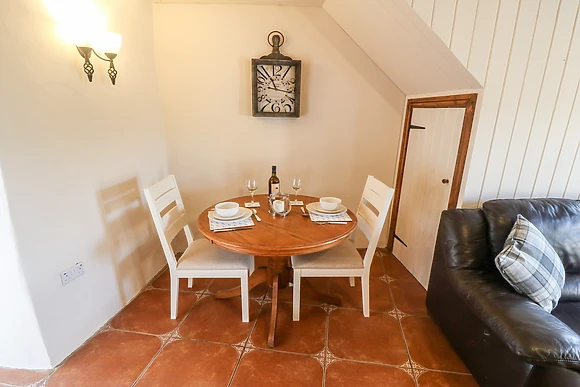 Bwthyn Siop Pencaerau