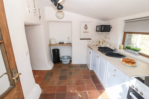 Bwthyn Siop Pencaerau