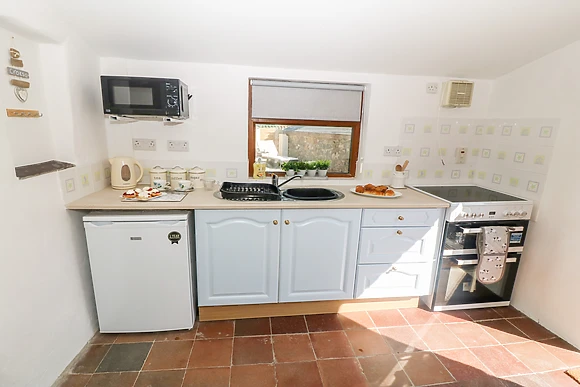 Bwthyn Siop Pencaerau