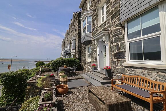 5 Porkington Terrace