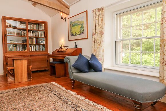 1 The Coach House