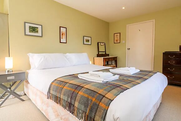 1 The Coach House