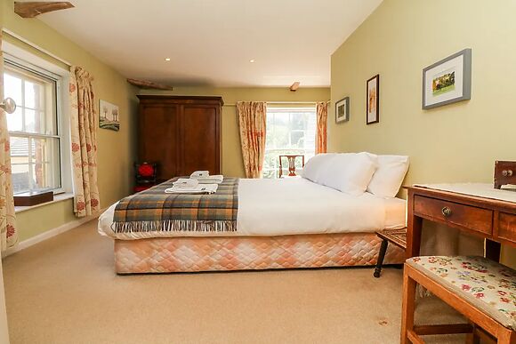 1 The Coach House