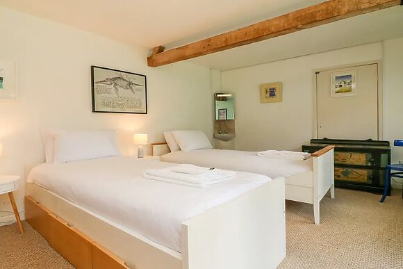 1 The Coach House