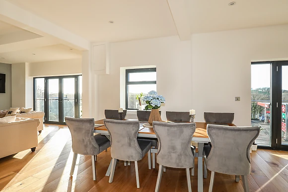 Bryn Min Manton Penthouse