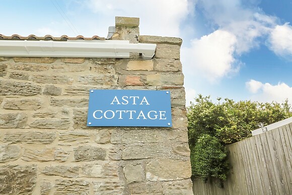ASTA COTTAGE