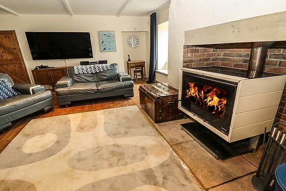 ASTA COTTAGE