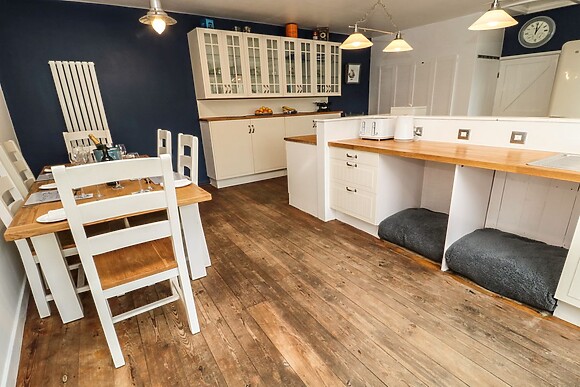 ASTA COTTAGE