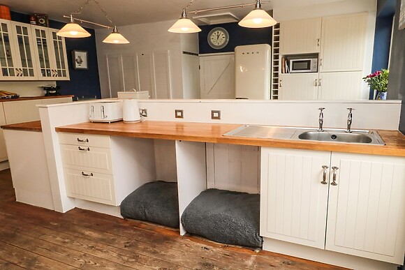 ASTA COTTAGE
