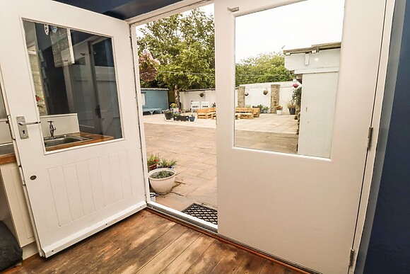 ASTA COTTAGE