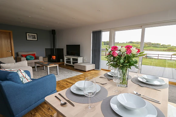 Llyn Cae Ty Nant Fishery Holiday Let